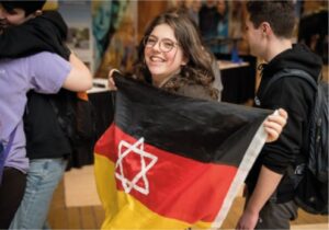 Deutschland-Flagge und Davidsstern: worin besteht jüdisches Leben hier und heute?
