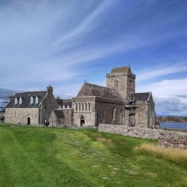 Feierabendmahl – IONA-Gottesdienst mit Chor in der Versöhnungskirche, Sonntag, 30. Juni, 17.30 Uhr Ansingen der Lieder, 18 Uhr Gottesdienst