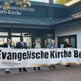Besuch in Pützchen – Gemeinde auf dem Jahrmarkt