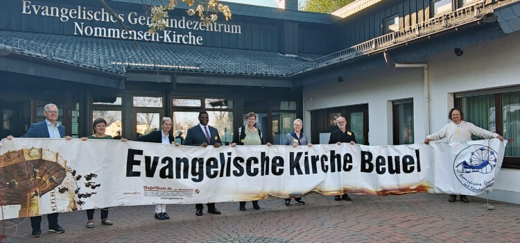 Besuch in Pützchen – Gemeinde auf dem Jahrmarkt